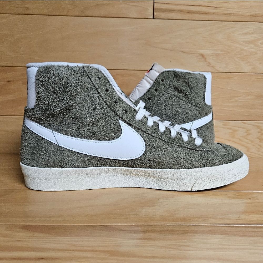 Nike Blazer Mid '77 Vintage Size 10.5 Olive Green Womens Shoes DV7006-201 - Picture 10 of 12